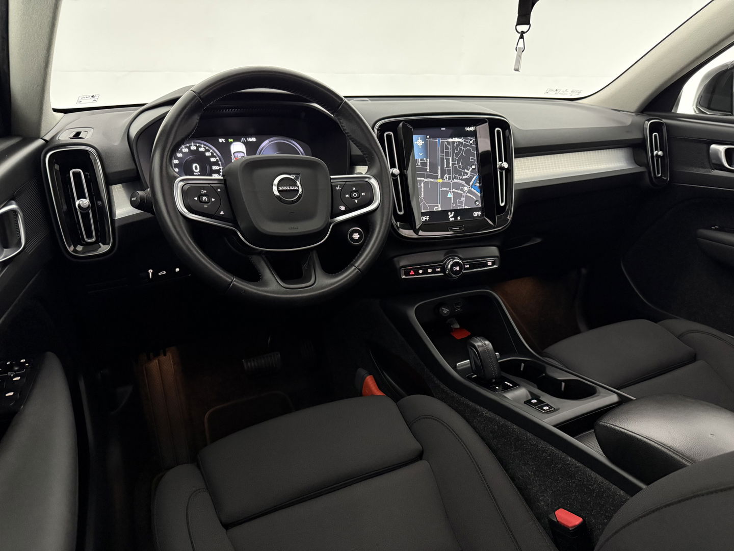Volvo XC40 1.5 T4 Recharge R-Design | SOH 89% | Pano | Virtual | Adap.Cruise | Carplay | Trekh. | Parkeersens. | NAP