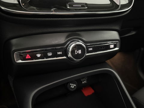 Volvo XC40 1.5 T4 Recharge R-Design | SOH 89% | Pano | Virtual | Adap.Cruise | Carplay | Trekh. | Parkeersens. | NAP