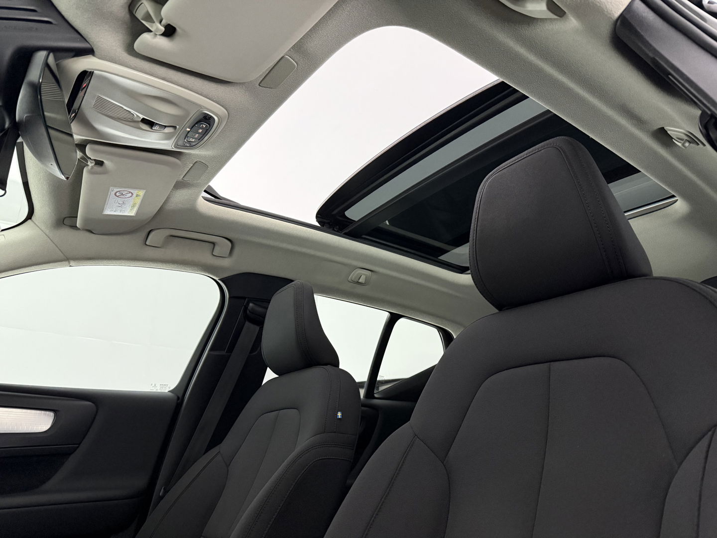 Volvo XC40 1.5 T4 Recharge R-Design | SOH 89% | Pano | Virtual | Adap.Cruise | Carplay | Trekh. | Parkeersens. | NAP