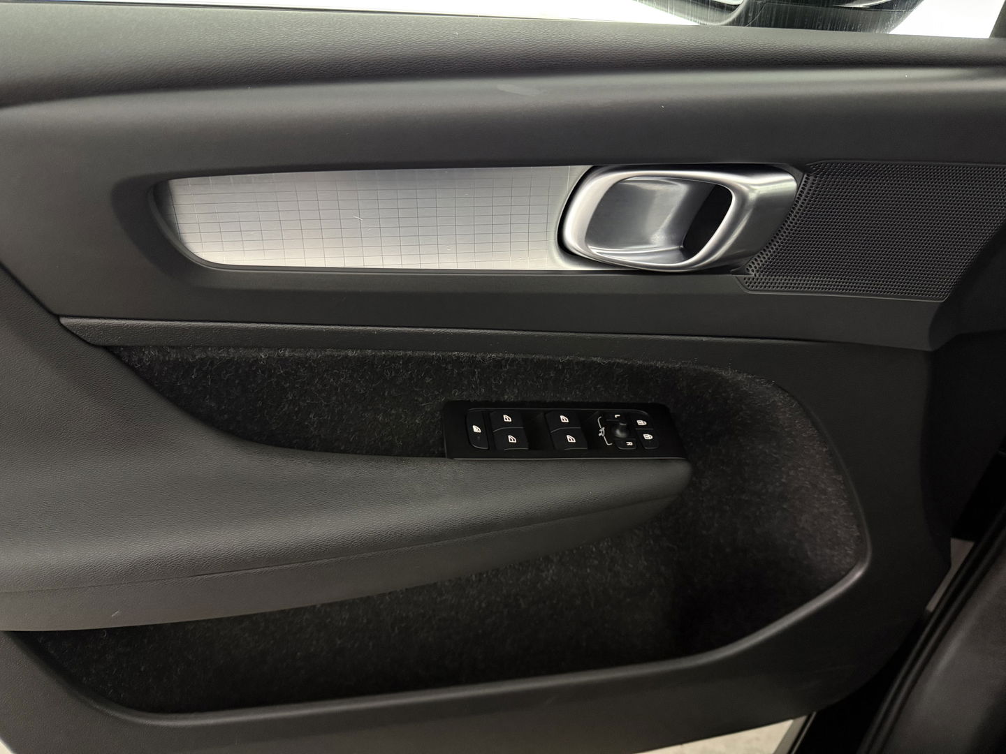 Volvo XC40 1.5 T4 Recharge R-Design | SOH 89% | Pano | Virtual | Adap.Cruise | Carplay | Trekh. | Parkeersens. | NAP