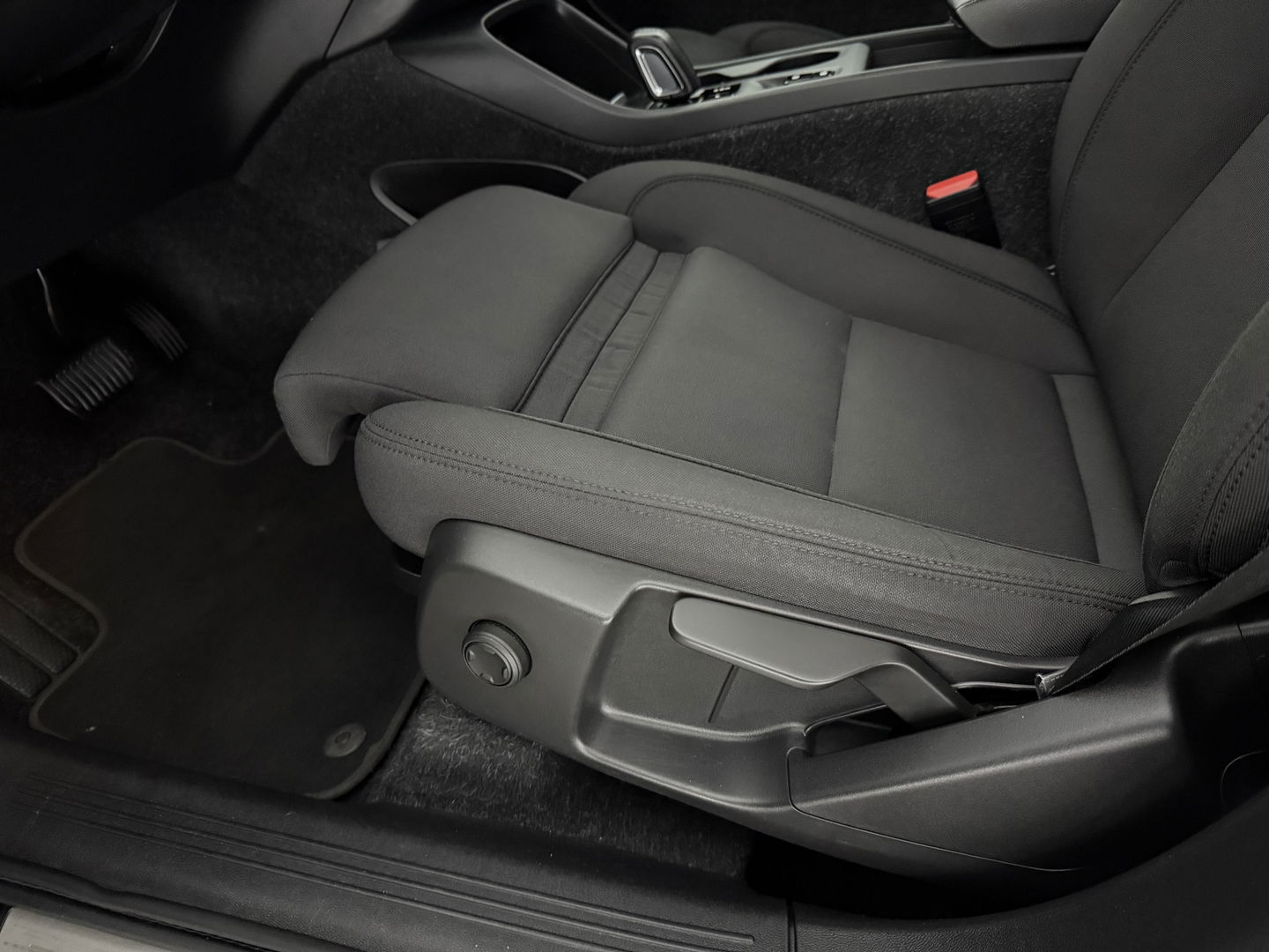 Volvo XC40 1.5 T4 Recharge R-Design | SOH 89% | Pano | Virtual | Adap.Cruise | Carplay | Trekh. | Parkeersens. | NAP