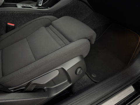 Volvo XC40 1.5 T4 Recharge R-Design | SOH 89% | Pano | Virtual | Adap.Cruise | Carplay | Trekh. | Parkeersens. | NAP