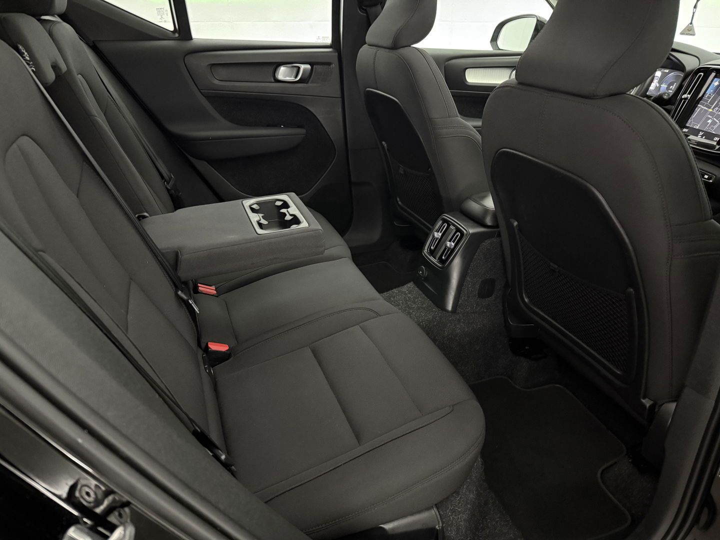 Volvo XC40 1.5 T4 Recharge R-Design | SOH 89% | Pano | Virtual | Adap.Cruise | Carplay | Trekh. | Parkeersens. | NAP