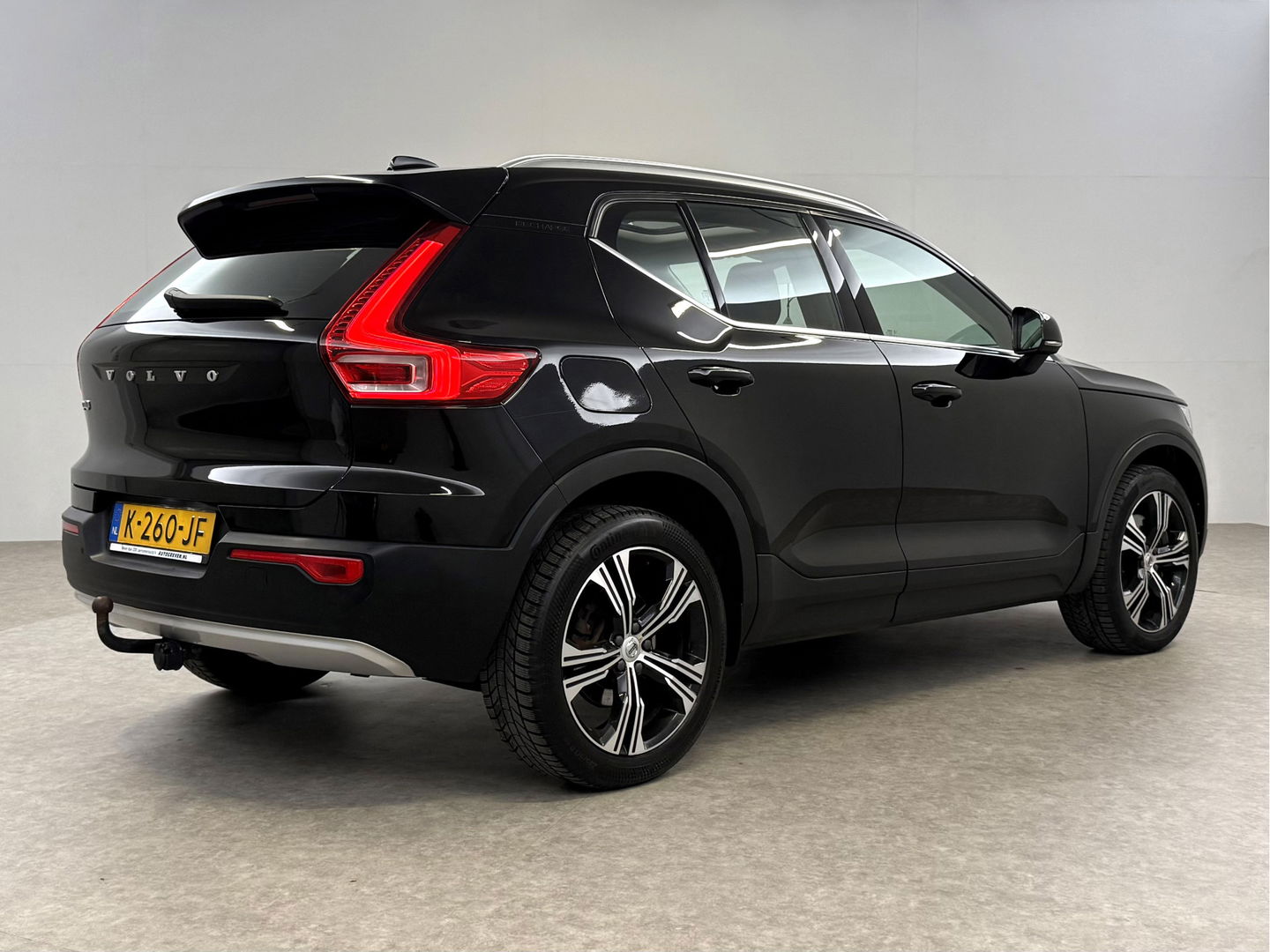 Volvo XC40 1.5 T4 Recharge R-Design | SOH 89% | Pano | Virtual | Adap.Cruise | Carplay | Trekh. | Parkeersens. | NAP