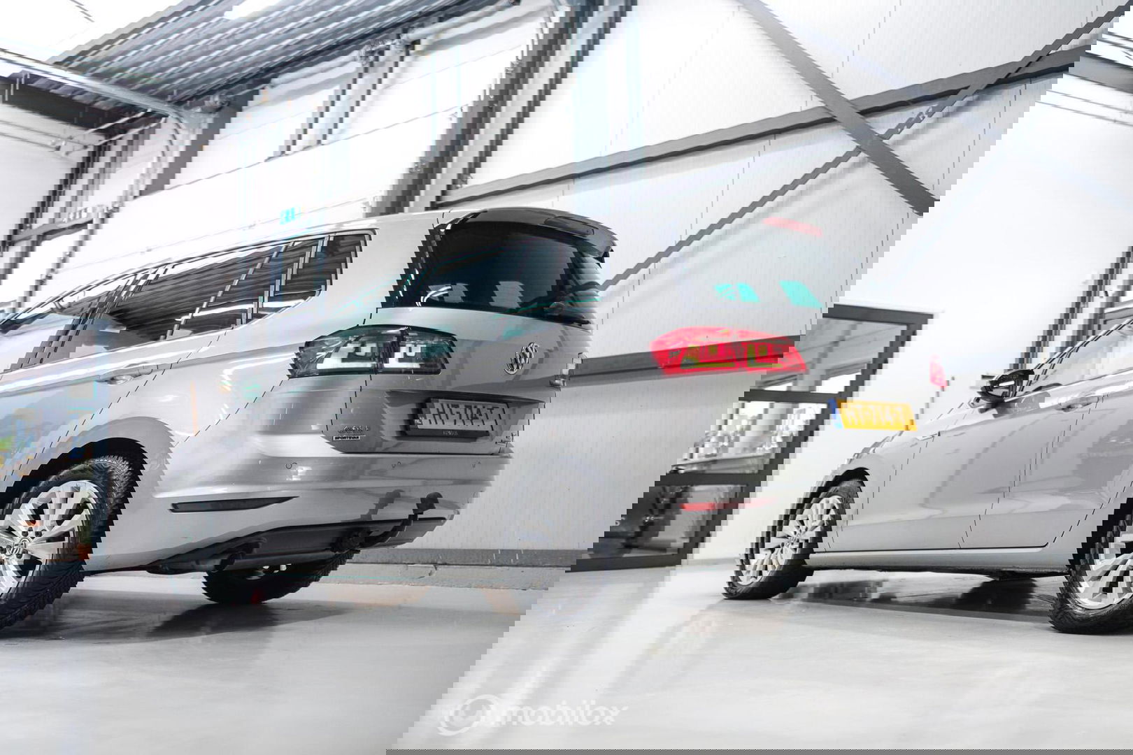 Volkswagen Golf Sportsvan 1.0 TSI Comfortline | PDC | Navigatie | Cruise | Trekhaak | NAP NL auto |