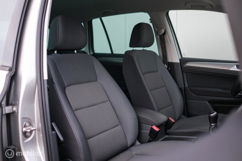 Volkswagen Golf Sportsvan 1.0 TSI Comfortline | PDC | Navigatie | Cruise | Trekhaak | NAP NL auto |