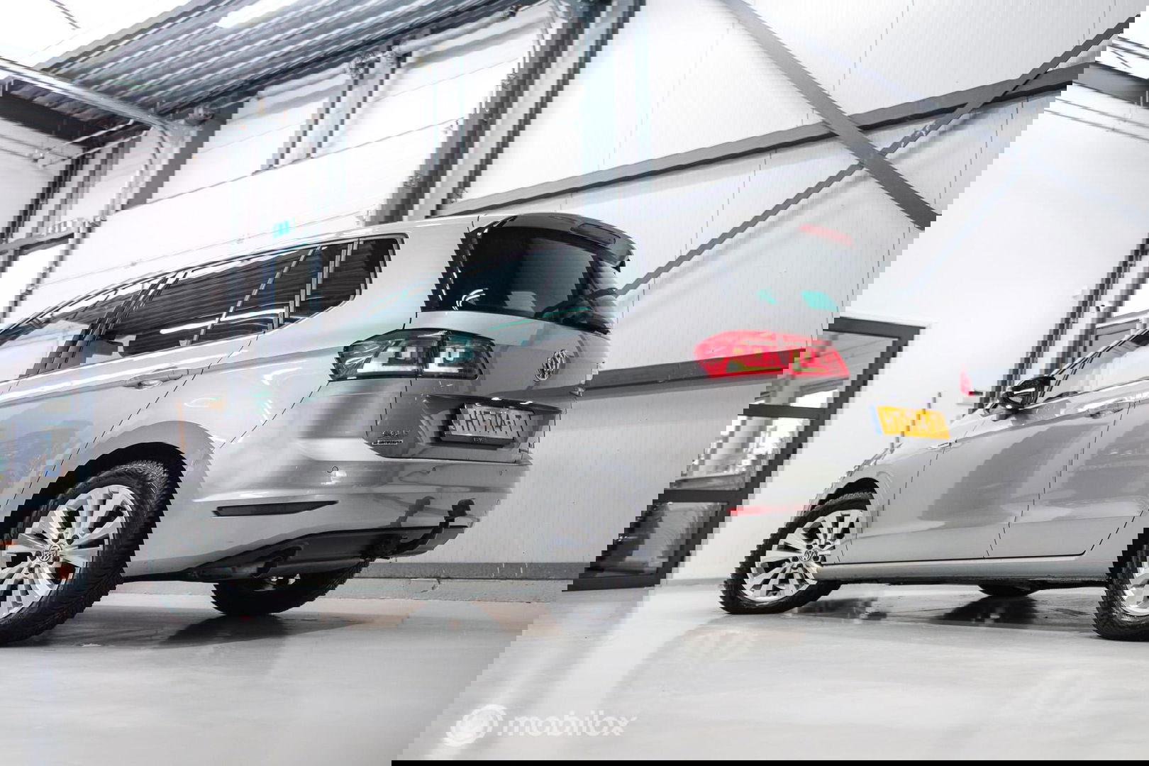 Volkswagen Golf Sportsvan 1.0 TSI Comfortline | PDC | Navigatie | Cruise | Trekhaak | NAP NL auto |