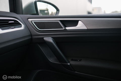 Volkswagen Golf Sportsvan 1.0 TSI Comfortline | PDC | Navigatie | Cruise | Trekhaak | NAP NL auto |