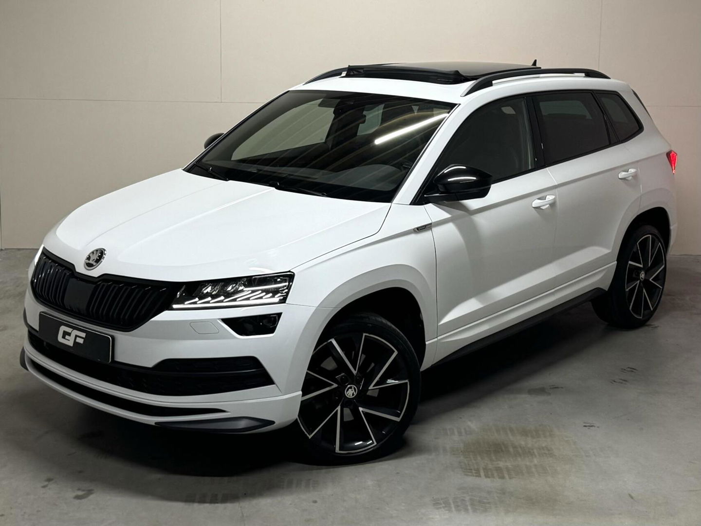 Škoda Karoq 1.5 TSI Sportline Pano Leer Carton Virtual Sfeer Trekh.