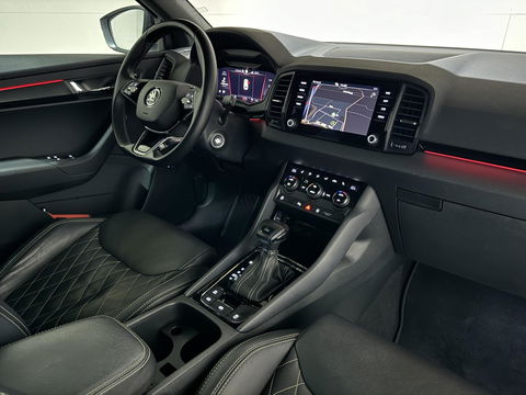 Škoda Karoq 1.5 TSI Sportline Pano Leer Carton Virtual Sfeer Trekh.
