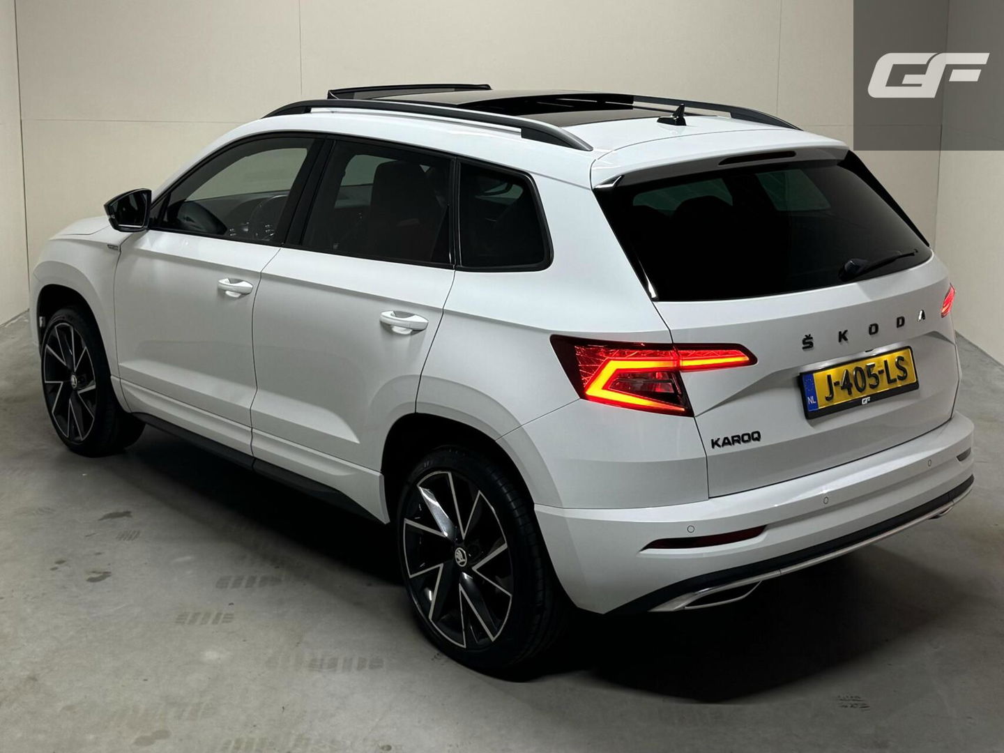 Škoda Karoq 1.5 TSI Sportline Pano Leer Carton Virtual Sfeer Trekh.