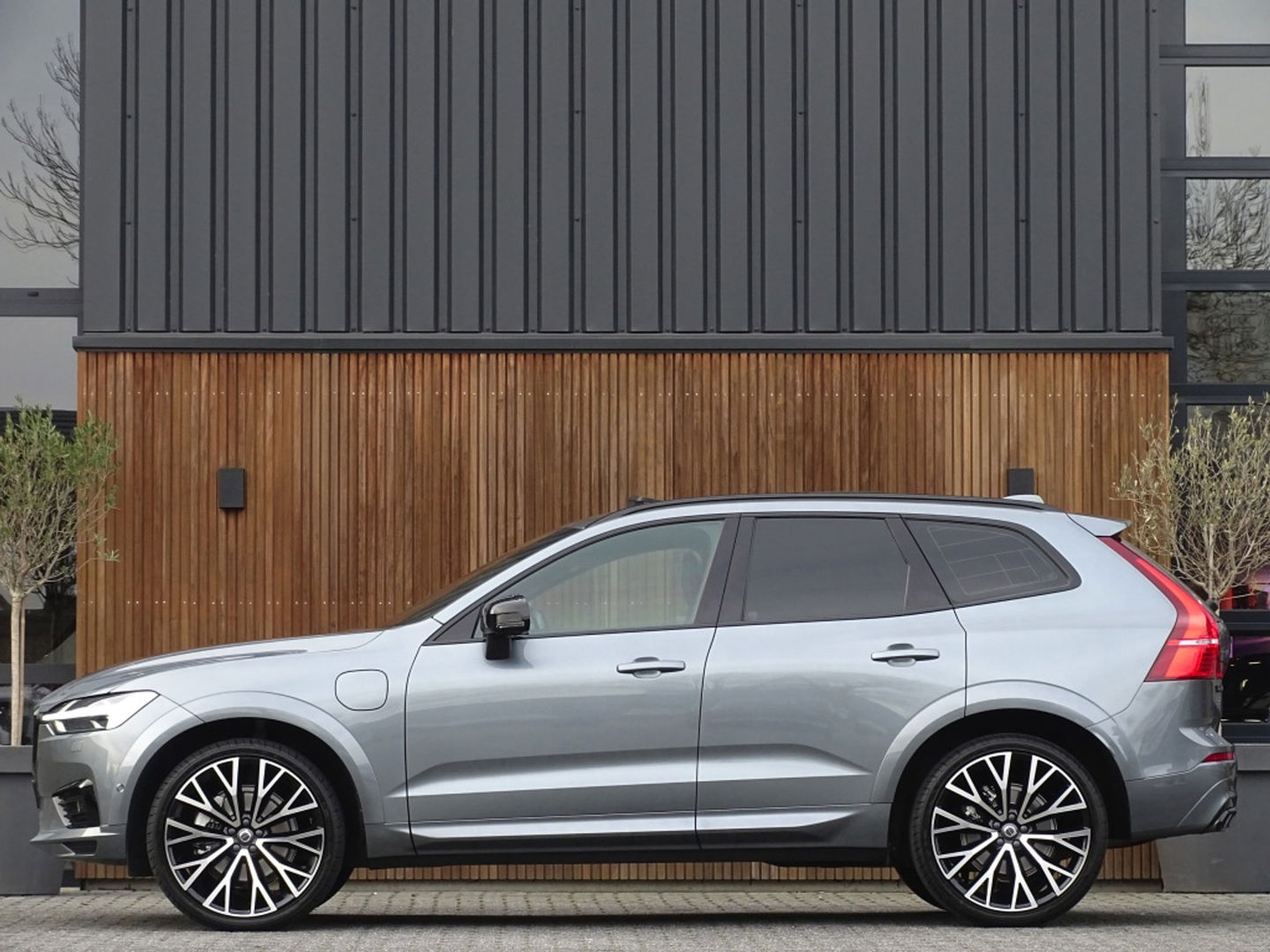 Volvo XC60 T8 400PK AWD / R-Design / 360° / panoramadak / *NAP*