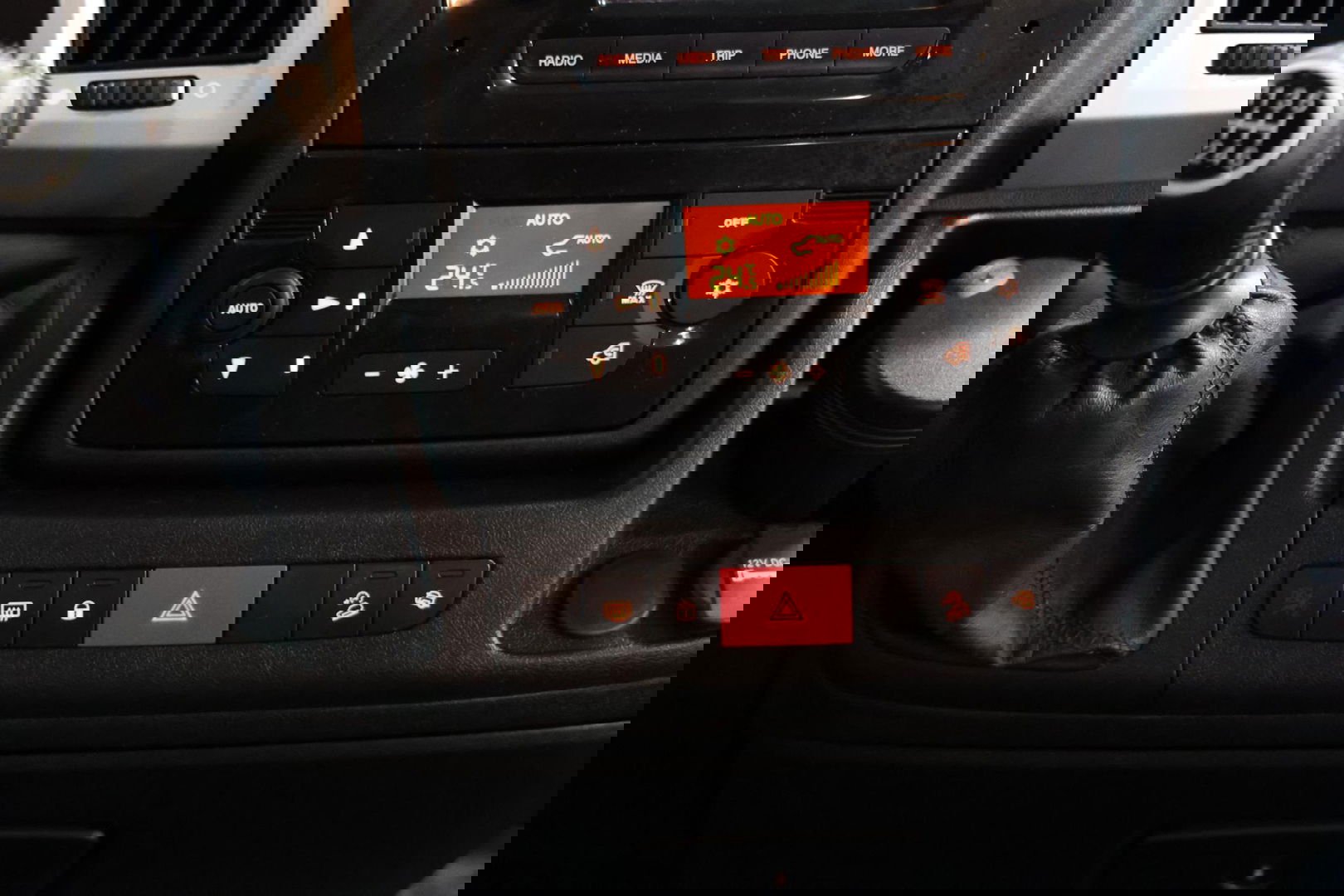 Peugeot Boxer 2.2 BlueHDI 9 Persoons Personenvervoer