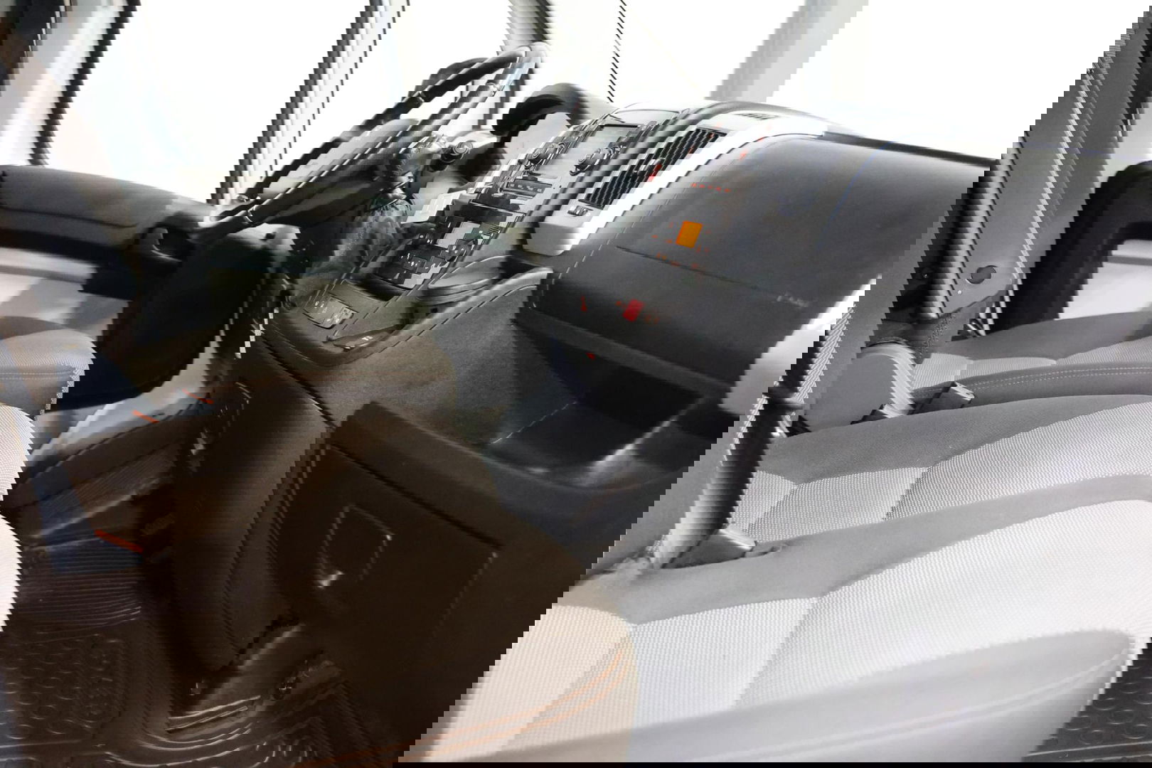 Peugeot Boxer 2.2 BlueHDI 9 Persoons Personenvervoer