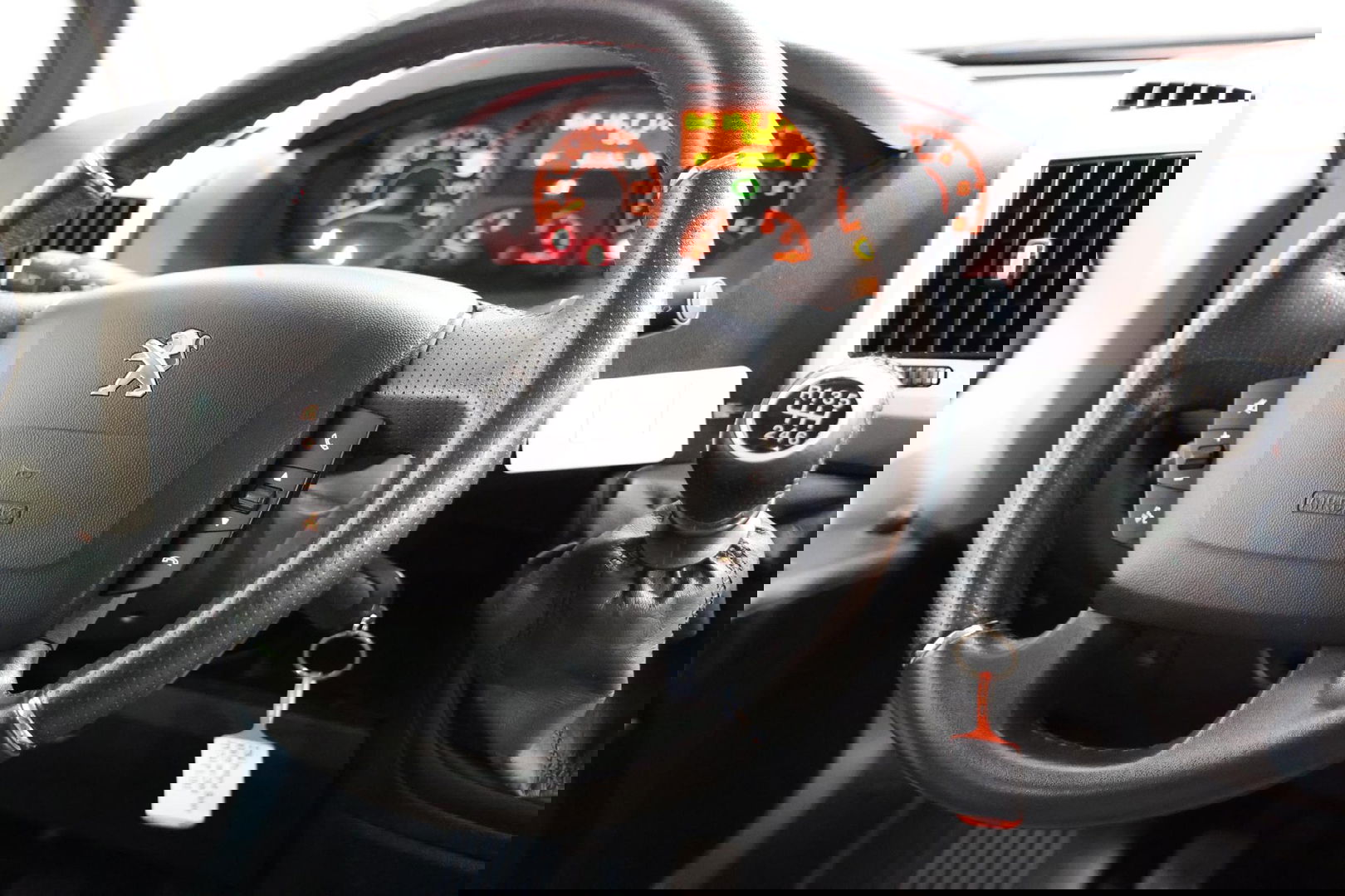 Peugeot Boxer 2.2 BlueHDI 9 Persoons Personenvervoer