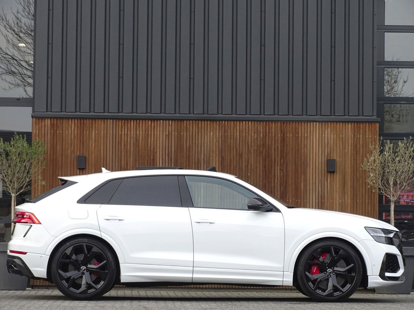 Audi Q8 4.0 TFSI V8T 601PK RS Q8 q. / carbon / ceramic brakes / B&O