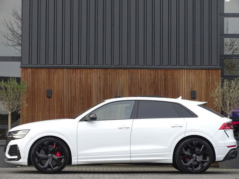 Audi Q8 4.0 TFSI V8T 601PK RS Q8 q. / carbon / ceramic brakes / B&O