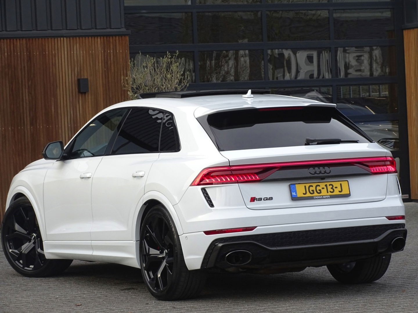 Audi Q8 4.0 TFSI V8T 601PK RS Q8 q. / carbon / ceramic brakes / B&O