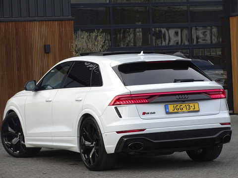Audi Q8 4.0 TFSI V8T 601PK RS Q8 q. / carbon / ceramic brakes / B&O
