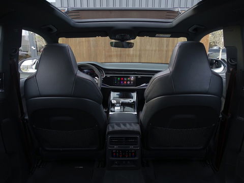 Audi Q8 4.0 TFSI V8T 601PK RS Q8 q. / carbon / ceramic brakes / B&O