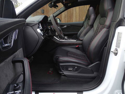 Audi Q8 4.0 TFSI V8T 601PK RS Q8 q. / carbon / ceramic brakes / B&O
