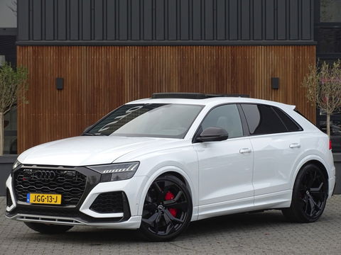 Audi Q8 4.0 TFSI V8T 601PK RS Q8 q. / carbon / ceramic brakes / B&O