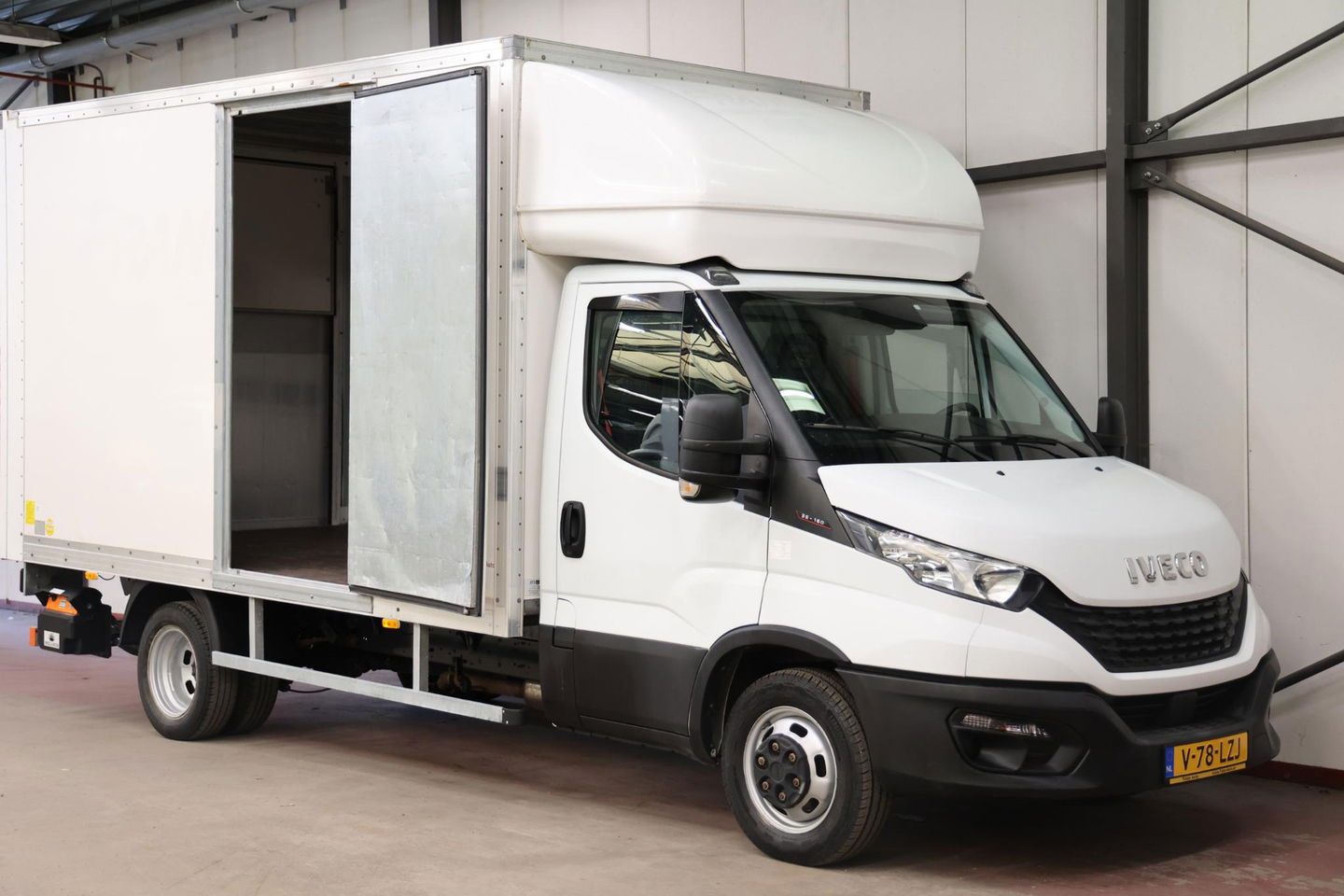 Iveco Daily 35C16 3.0 BAKWAGEN MET ZIJDEUR EN LAADKLEP