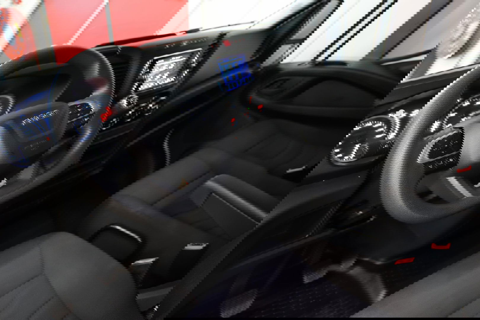 Iveco Daily 35C16 3.0 BAKWAGEN MET ZIJDEUR EN LAADKLEP