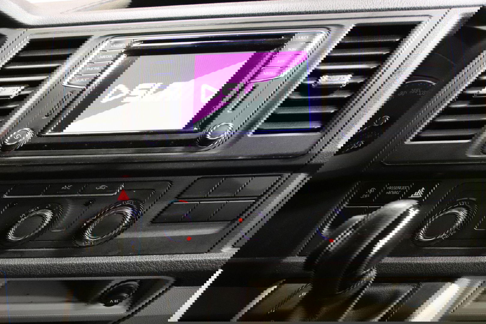 Volkswagen Transporter 2.0 TDI L2H1 DSG AUTOMAAT TREKHAAK