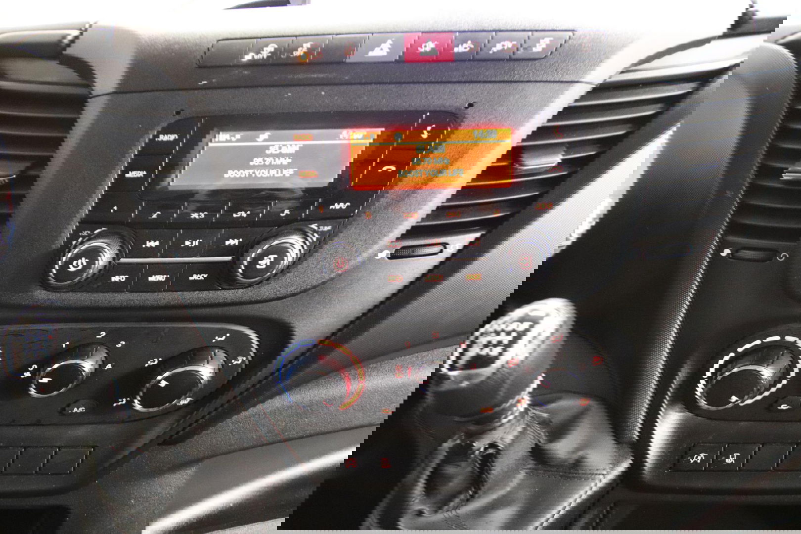 Iveco Daily 35C16 BAKWAGEN LAADKLEP ZIJDEUR Trekhaak 3500KG