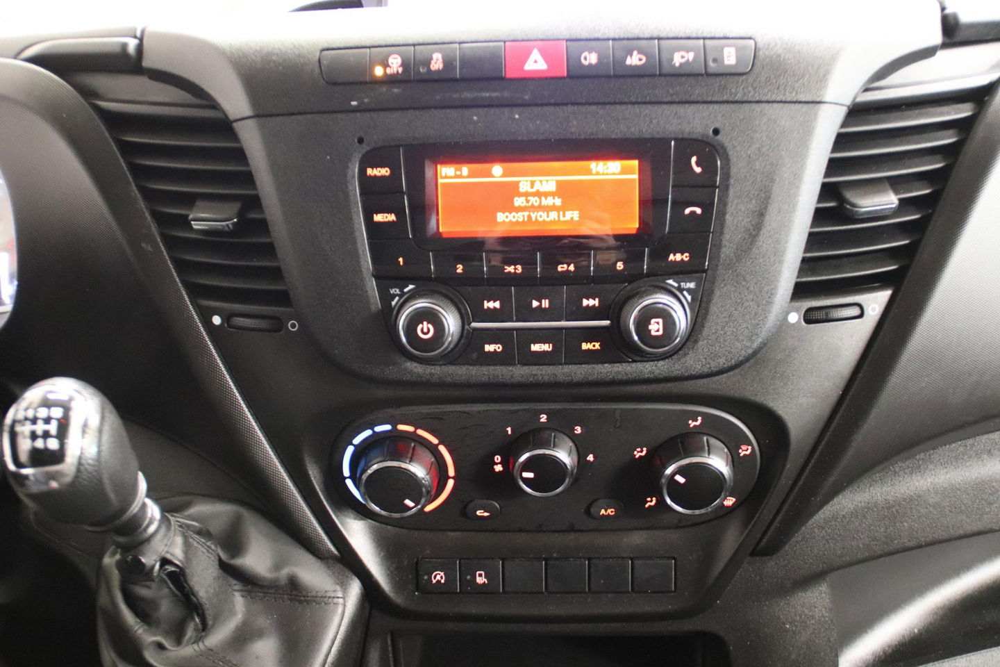 Iveco Daily 35C16 BAKWAGEN LAADKLEP ZIJDEUR Trekhaak 3500KG