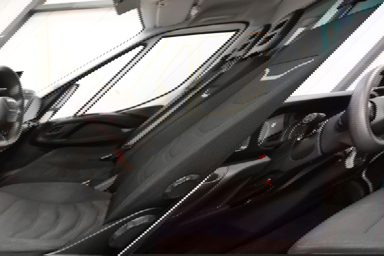 Iveco Daily 35C16 BAKWAGEN LAADKLEP ZIJDEUR Trekhaak 3500KG