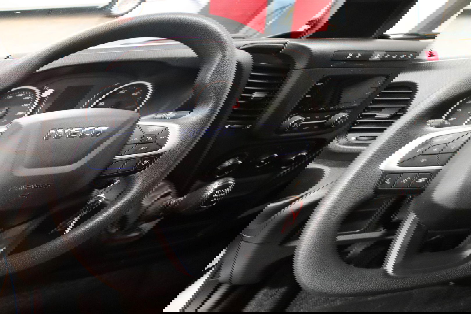 Iveco Daily 35C16 BAKWAGEN LAADKLEP ZIJDEUR Trekhaak 3500KG