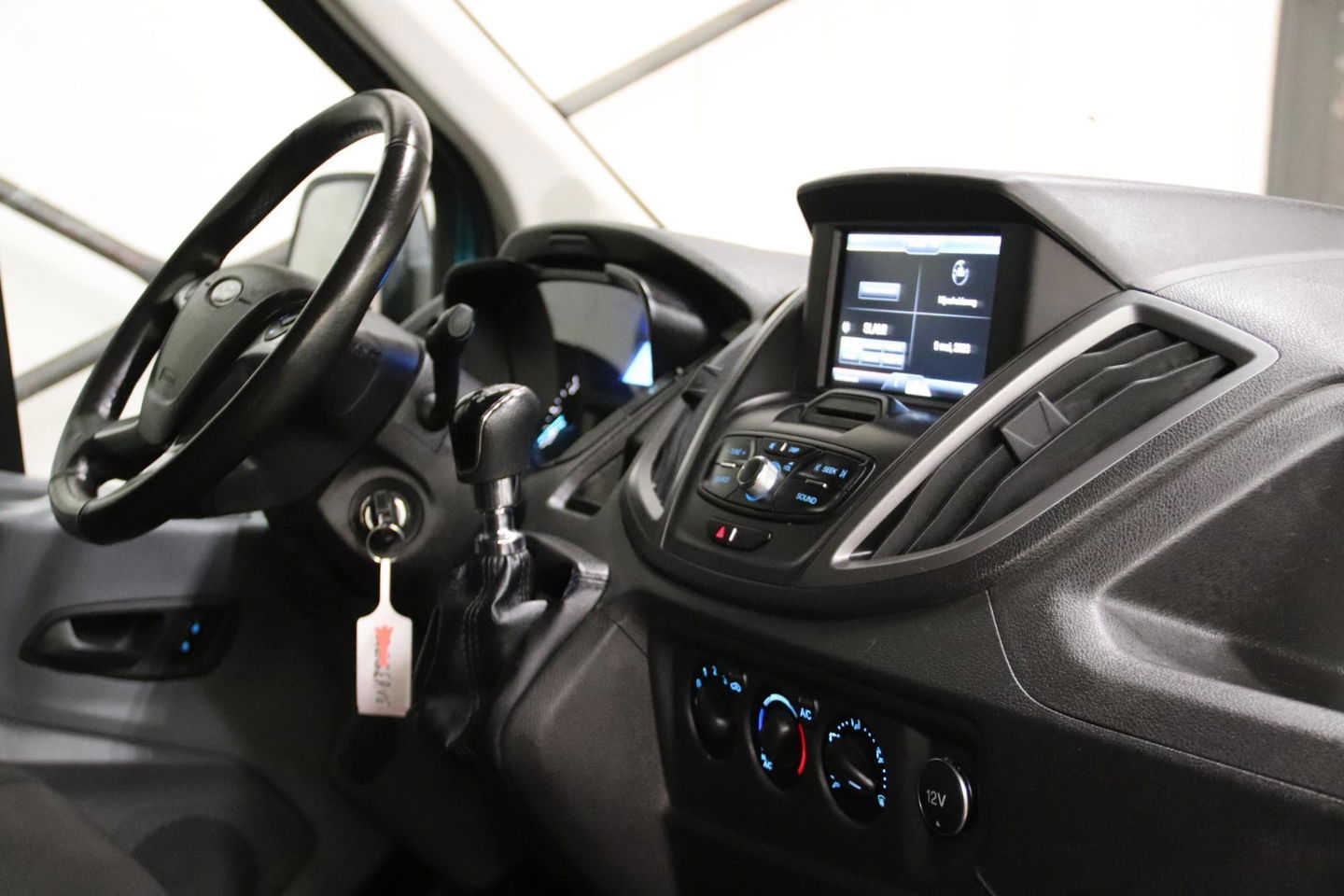 Ford Transit 2.0 TDCI 170PK BAKWAGEN MEUBELBAK LAADKLEP EURO 6