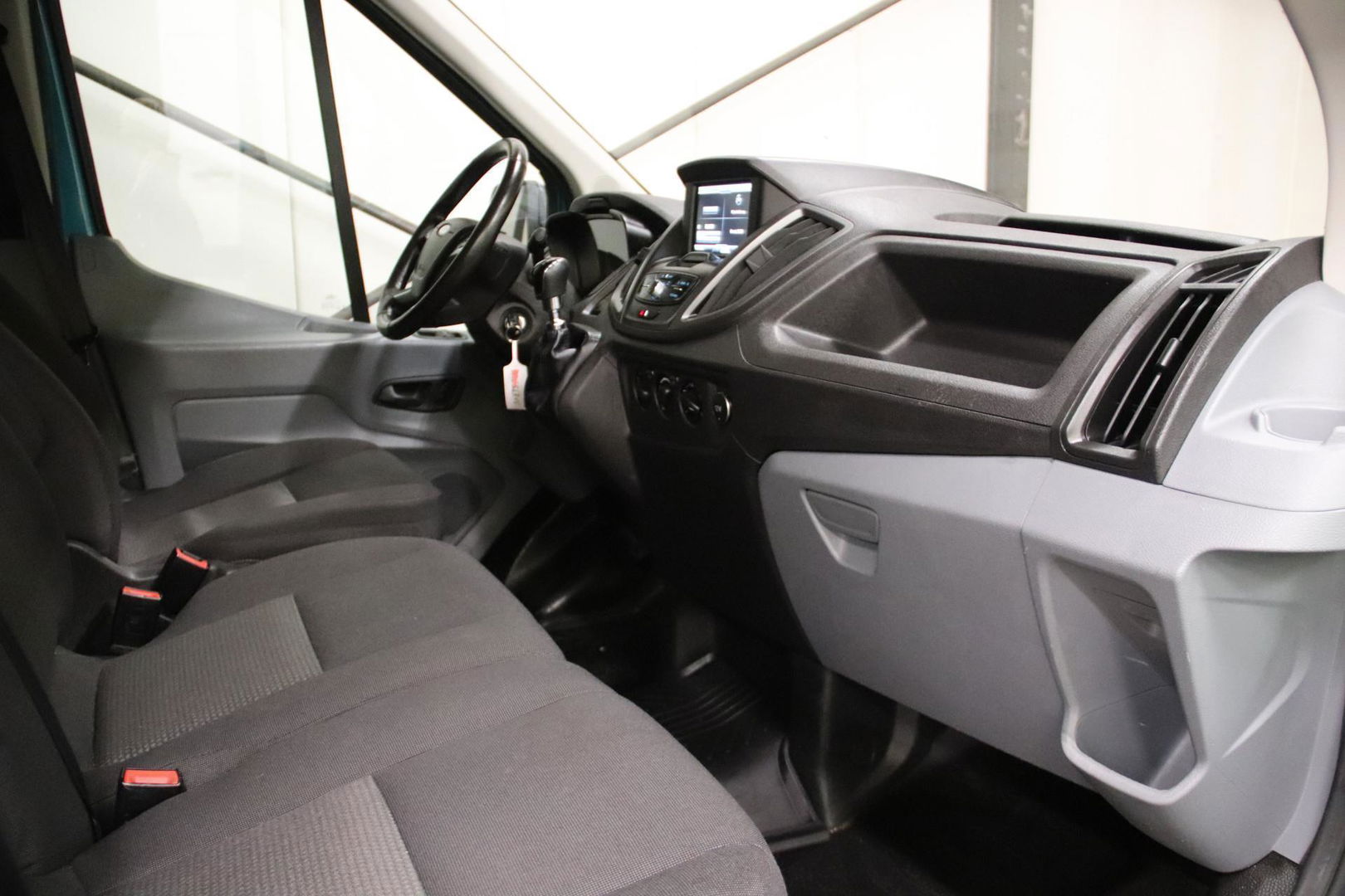 Ford Transit 2.0 TDCI 170PK BAKWAGEN MEUBELBAK LAADKLEP EURO 6