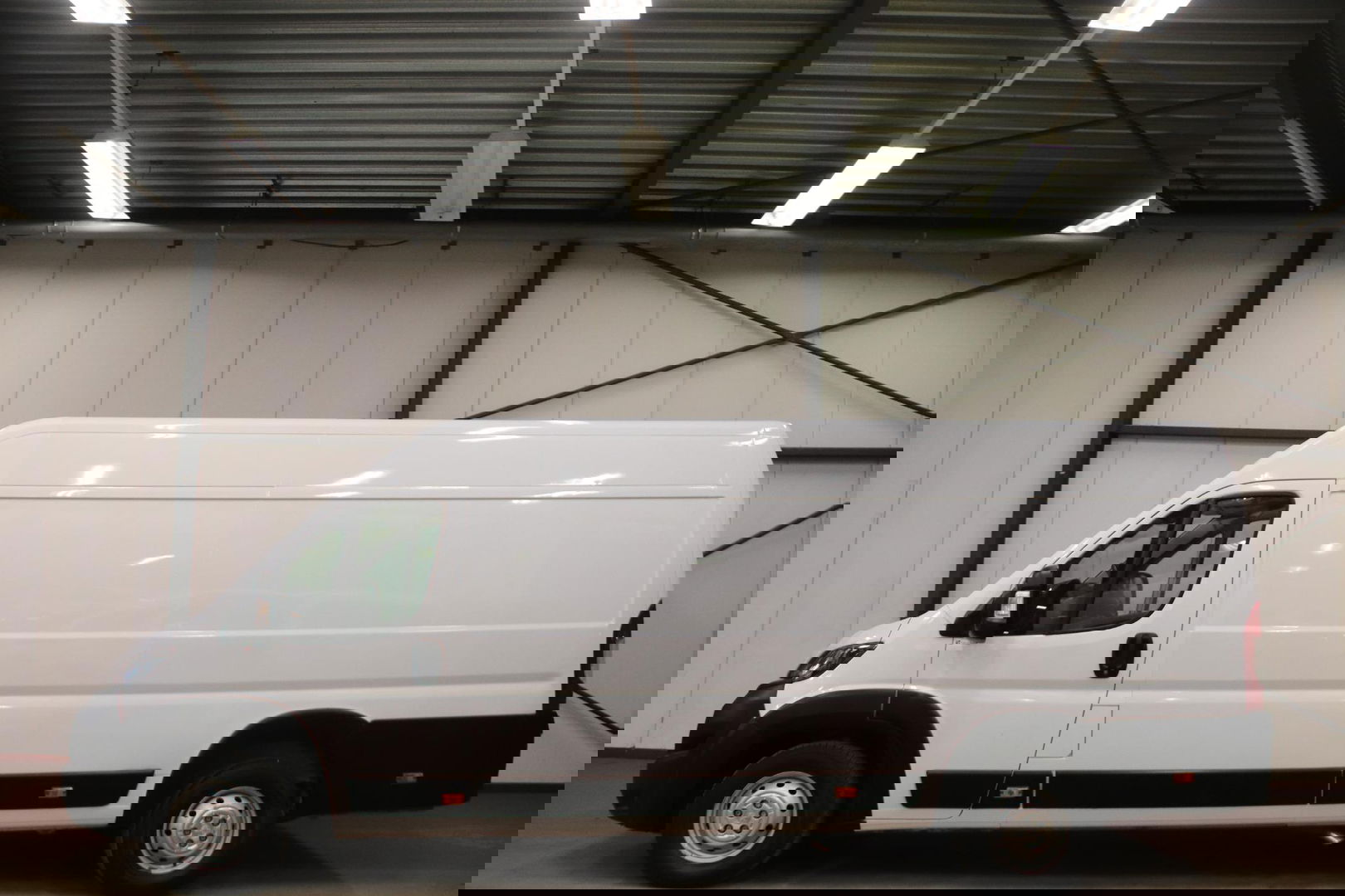 Peugeot Boxer 435 2.2 BlueHDi 140 L4H2 NAVIGATIESYSTEEM