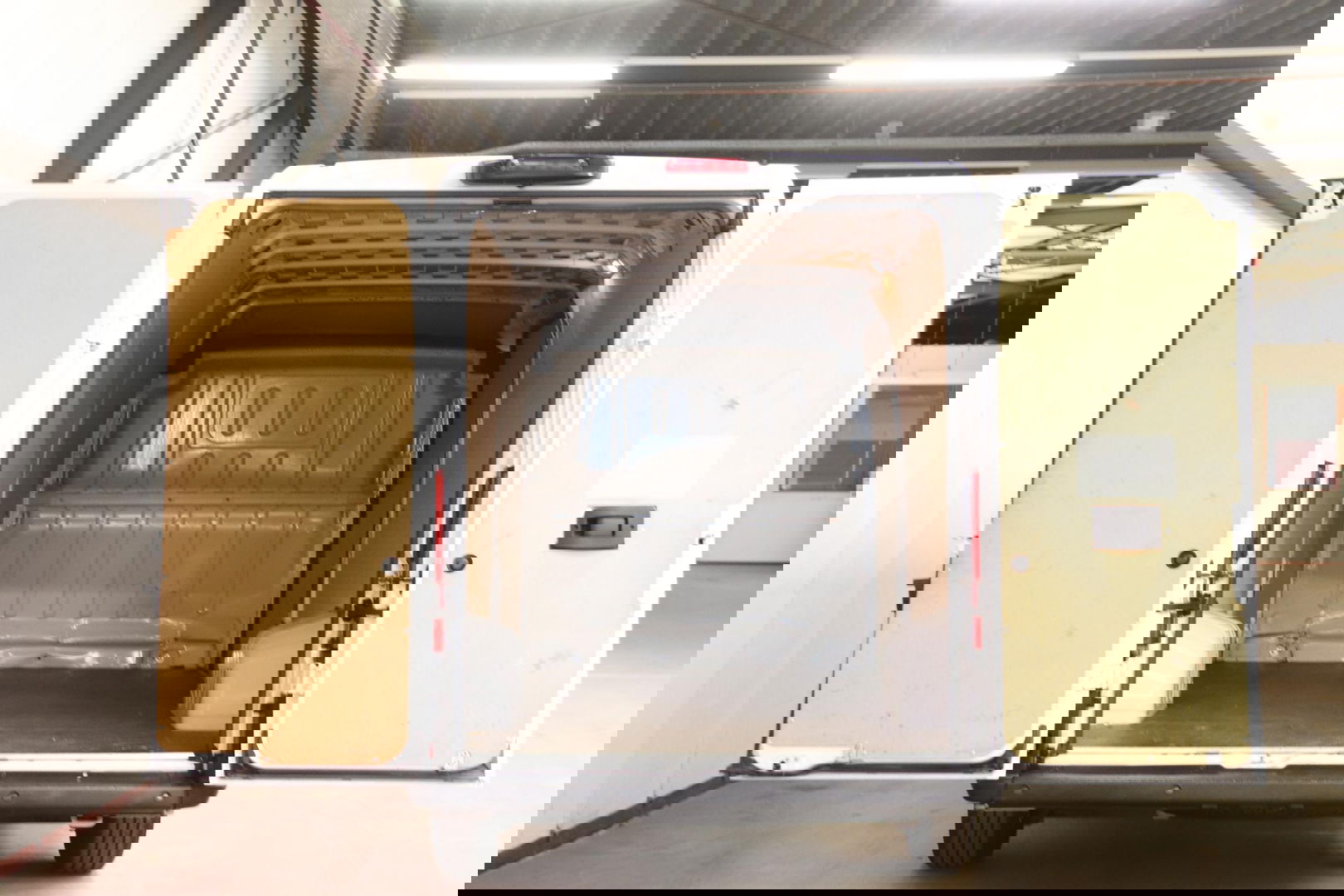 Peugeot Boxer 435 2.2 BlueHDi 140 L4H2 NAVIGATIESYSTEEM