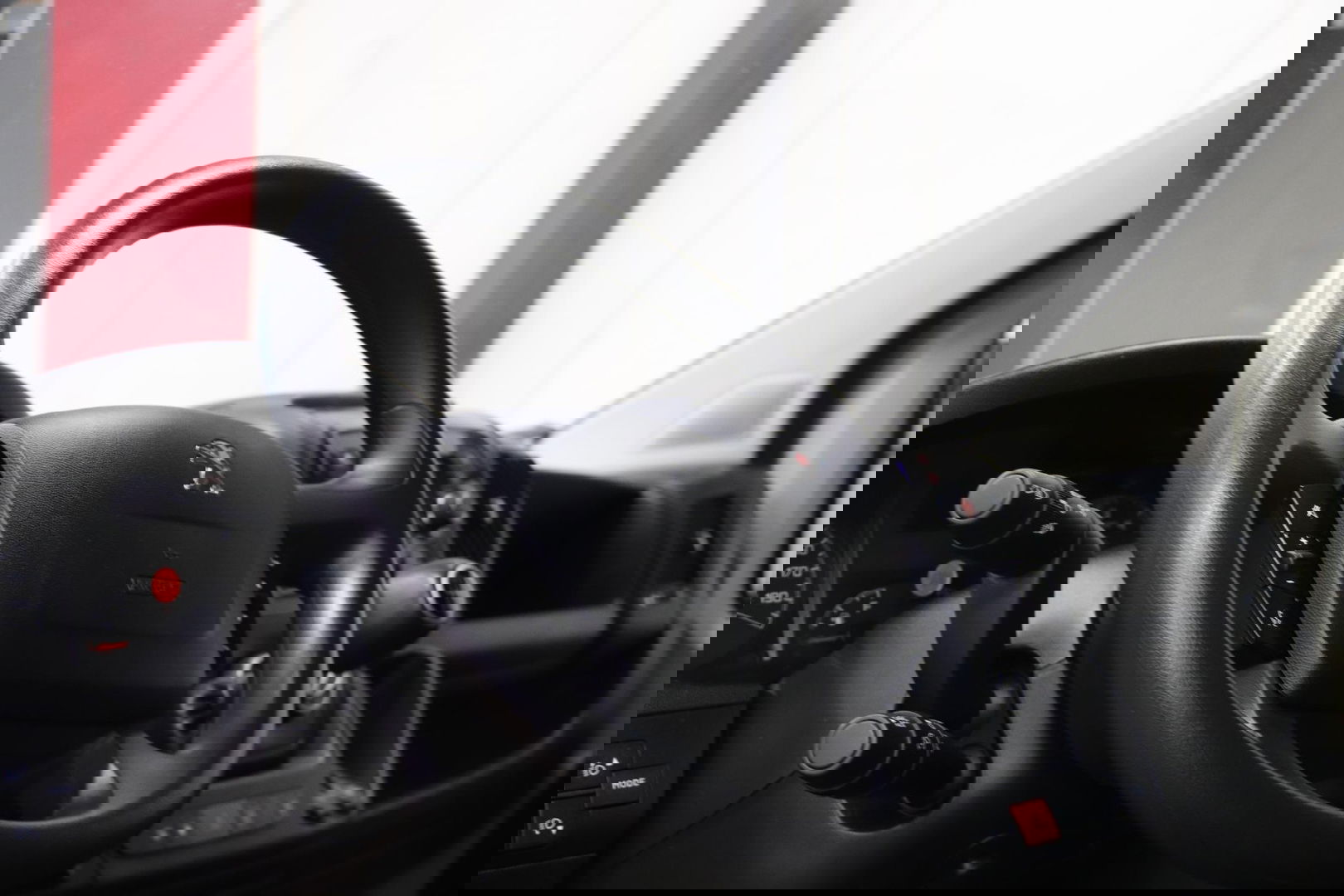 Peugeot Boxer 435 2.2 BlueHDi 140 L4H2 NAVIGATIESYSTEEM