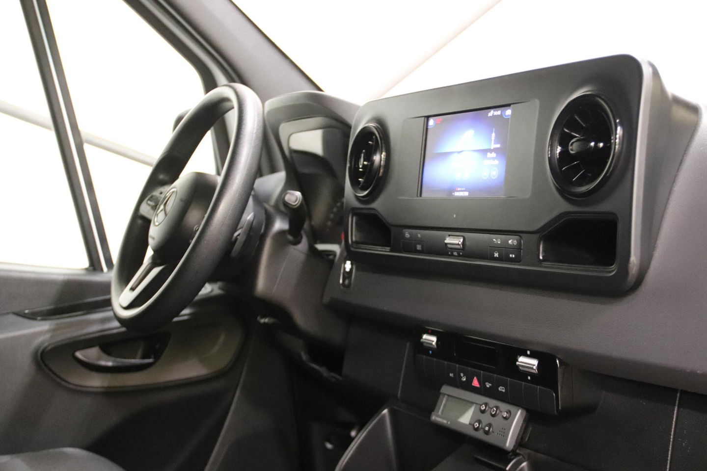 Mercedes-Benz Sprinter 316 L2H2 KOELWAGEN VRIESAUTO MET LAADKLEP EURO 6