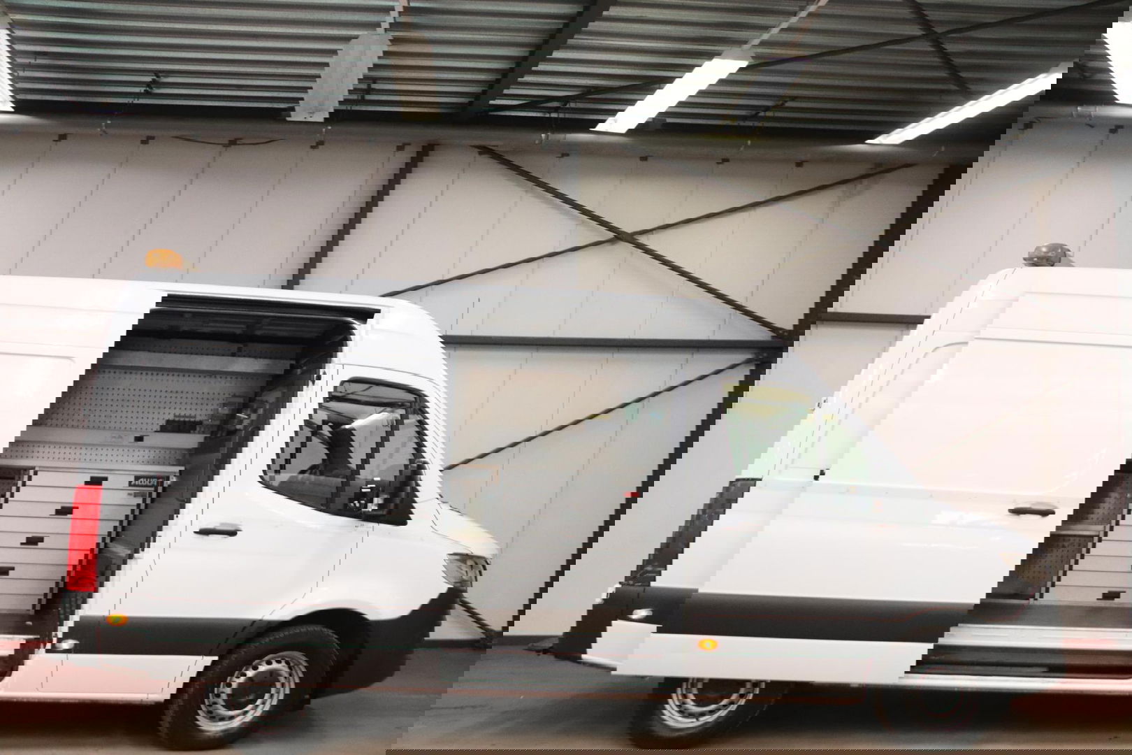 Mercedes-Benz Sprinter 316 CDI L2H2 3500KG TREKHAAK WERKPLAATSINRICHTING