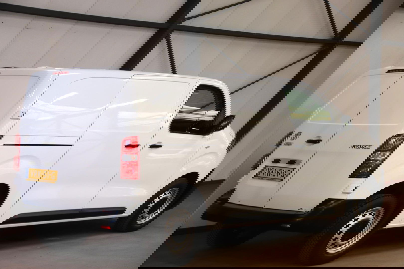 Toyota ProAce Worker D-4D 145PK L2H1 LANG EURO 6