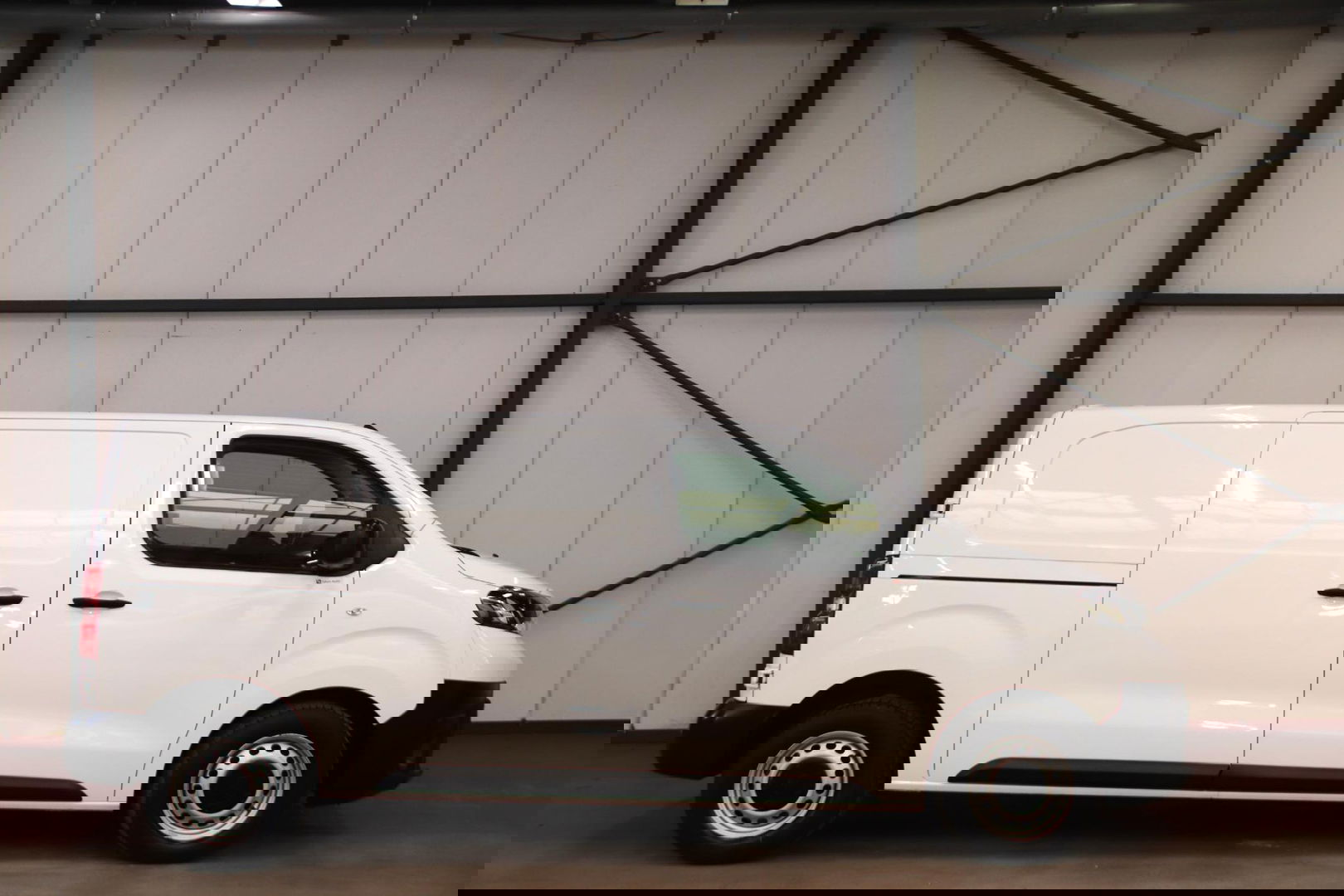 Toyota ProAce Worker D-4D 145PK L2H1 LANG EURO 6