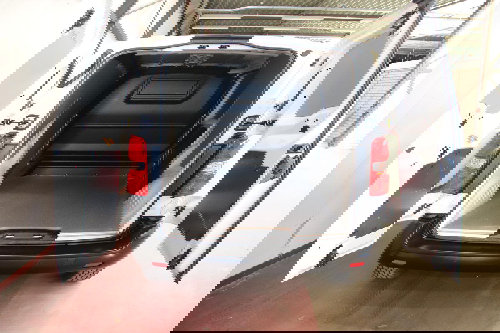 Toyota ProAce Worker D-4D 145PK L2H1 LANG EURO 6