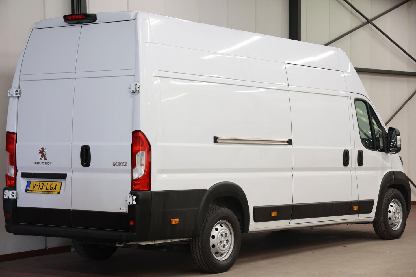 Peugeot Boxer 2.2 BlueHDi 140PK L4H3