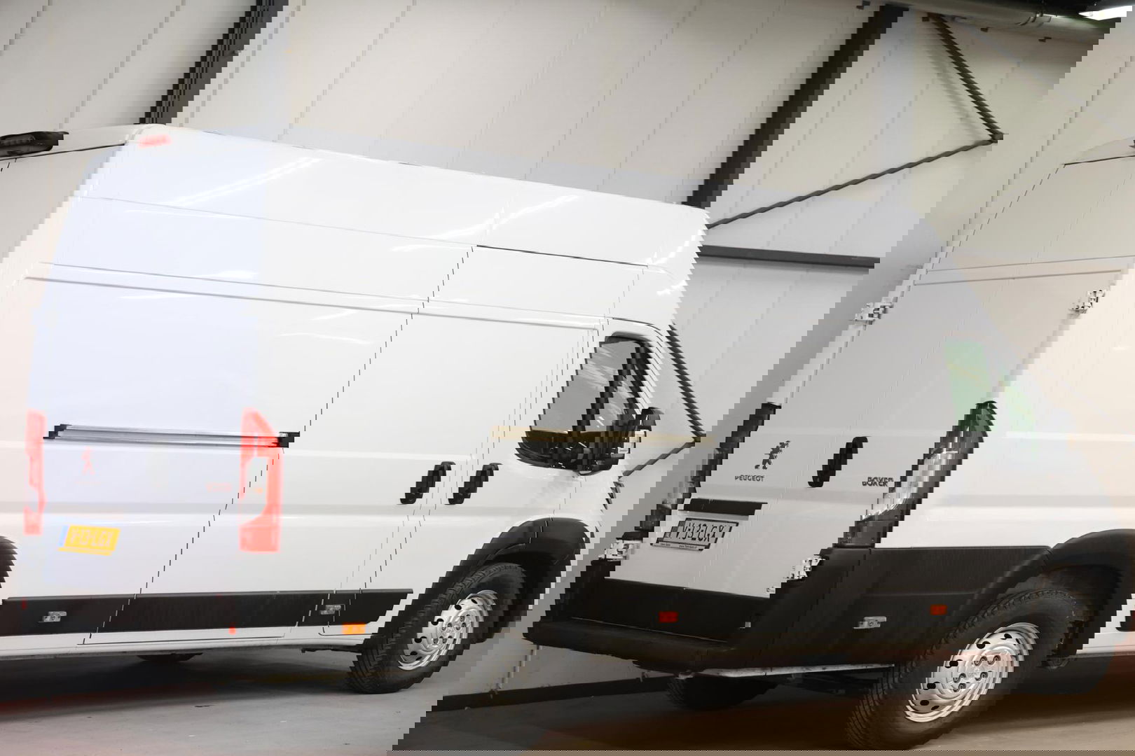 Peugeot Boxer 2.2 BlueHDi 140PK L4H3