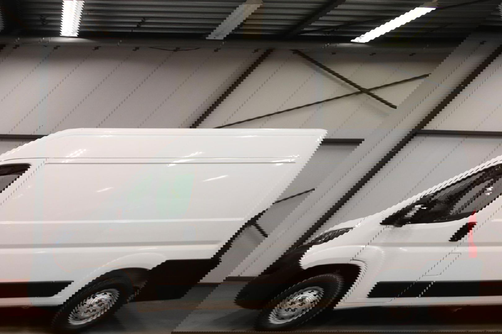 Peugeot Boxer 2.2 BlueHDi L2H2 AIRCO CRUISE CONTOL EURO 6