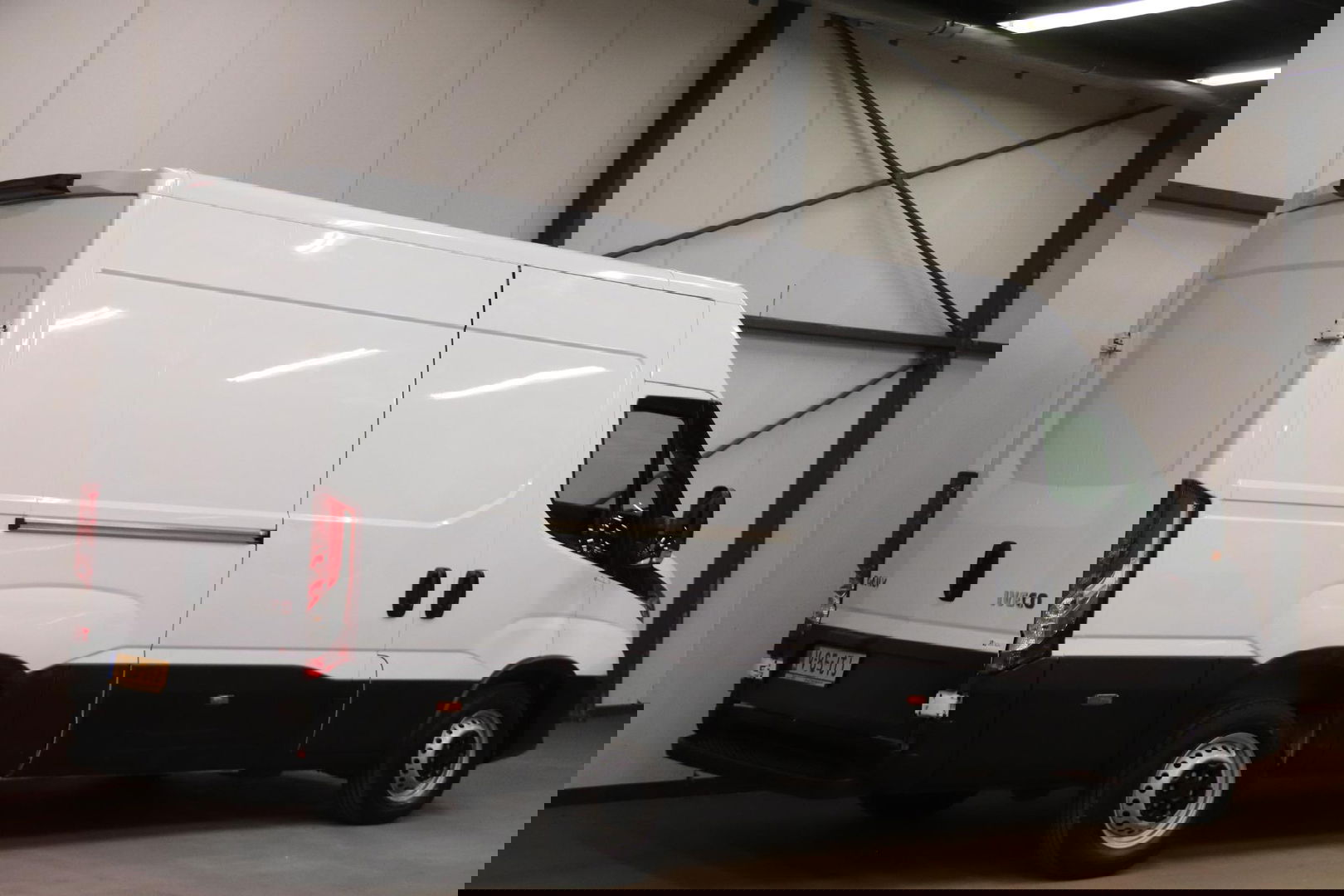 Iveco Daily 35S14V 2.3 L2H2 AIRCO CRUISE CONTROL EURO 6