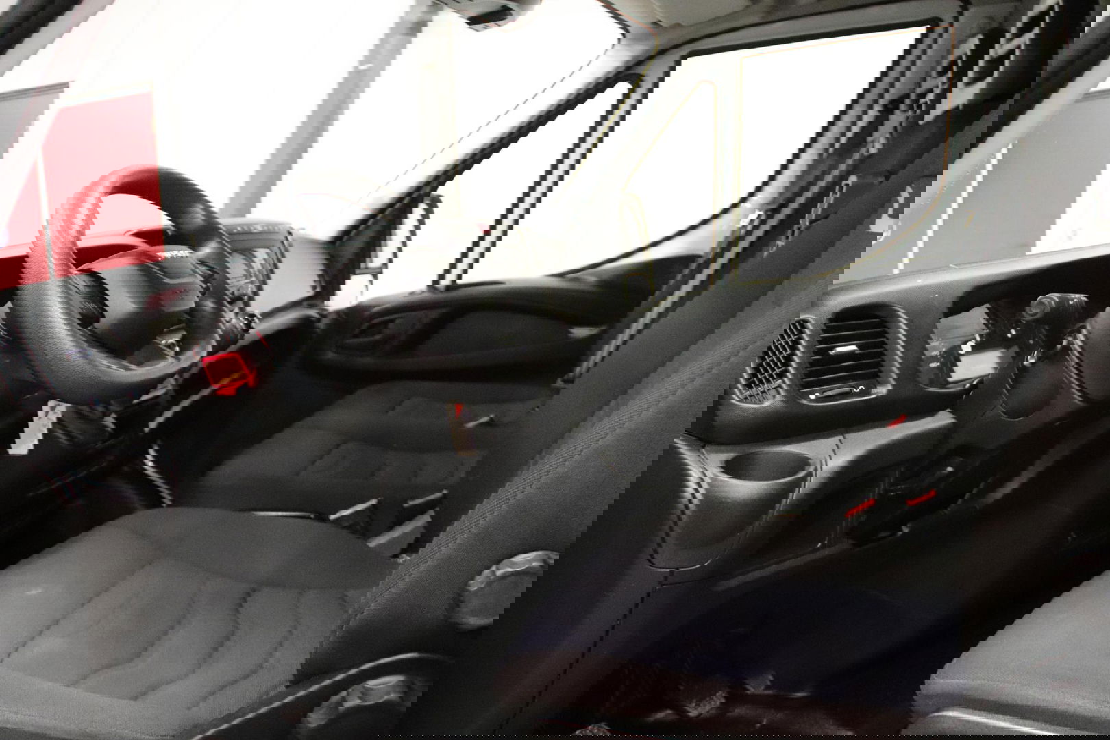 Iveco Daily 35S14V 2.3 L2H2 AIRCO CRUISE CONTROL EURO 6