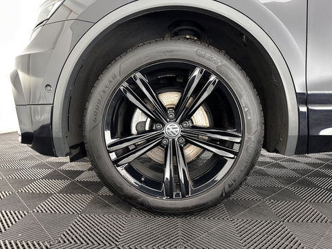 Volkswagen Tiguan Allspace 1.5 TSI R-Line Highline Business [ 7-Pers. ] Aut. *PANO | ARTVELOURS | FULL-LED | DIGI-COCKPIT | KEYLESS | ADAPTIVE-CRUISE | CAMERA | SHIFTPADDLES | CARPLAY | DAB+ | HEATED-COMFORTSEATS | NAVI-FULLMAP | PRIVACYGLASS | 19''ALU*