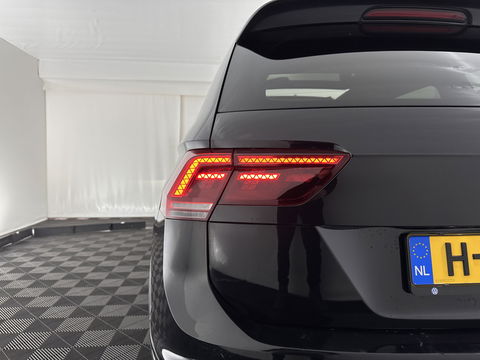 Volkswagen Tiguan Allspace 1.5 TSI R-Line Highline Business [ 7-Pers. ] Aut. *PANO | ARTVELOURS | FULL-LED | DIGI-COCKPIT | KEYLESS | ADAPTIVE-CRUISE | CAMERA | SHIFTPADDLES | CARPLAY | DAB+ | HEATED-COMFORTSEATS | NAVI-FULLMAP | PRIVACYGLASS | 19''ALU*